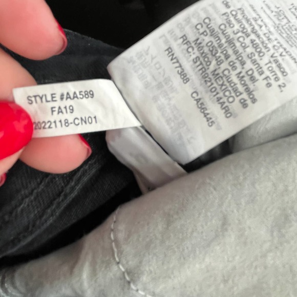 Madewell 10" High-Rise Skinny Jeans in Macalester Wash: Knee-Rip Edition Size 26 - Picture 7 of 13